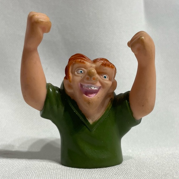 VINTAGE Hunchback of Notre Dame Quasimodo finger puppet figure great condition - Picture 2 of 9